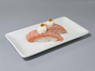 3. Nigiri De Salmón Flambeado (2 Pzs.)