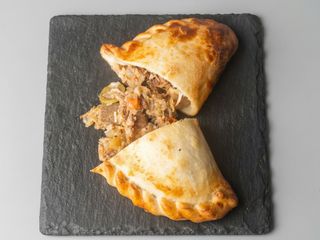 Empanada De Carne Cortada A Cuchillo