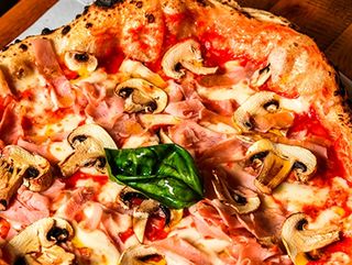 Pizza proscuitto y funghi