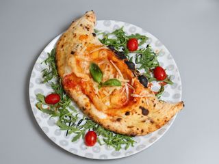 Pizza calzone al forno
