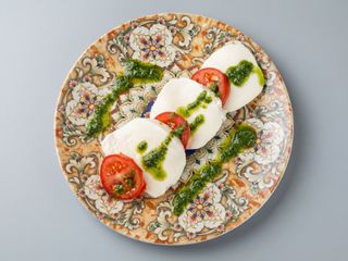 Mozzarella, tomate y albahaca 