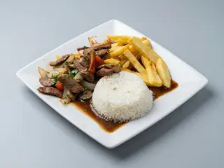 Lomo saltado