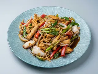 Tallarin saltado de pollo