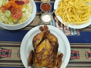Pollo ala brasa + inca Kola 2,25L