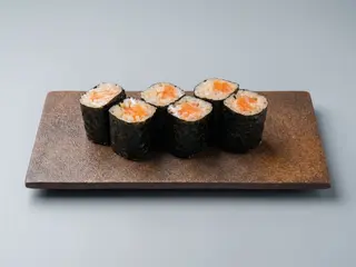 Rollo de salmón picante (8 piezas )