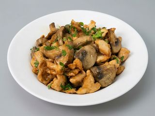 Pollo Con Champiñones