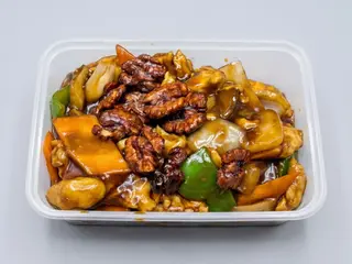 Pollo Con Nueces