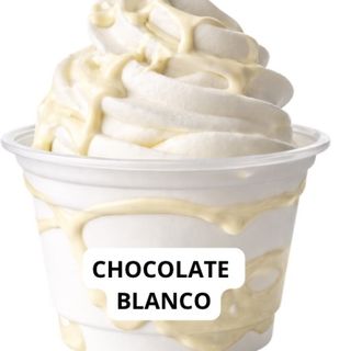 HELADO CON CHOCOLATE BLANCO