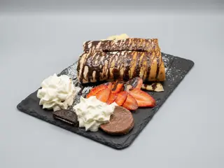 Crepes rellenas de kinder bueno y chocolate
