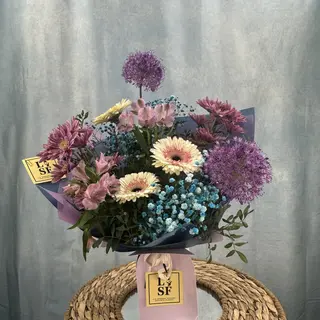 Ramo en Tonos Rosas