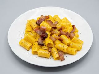 Rigatoni carbonara