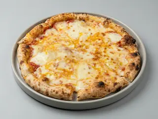 Pizza 4 Quesos Mediana