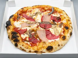 Pizza 4 Estaciones Mediana