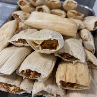 Tamal de cerdo colorado