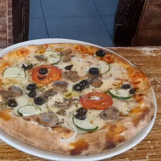 2 pizzas