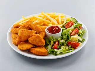 Plato Combinado De Nuggets De Pollo