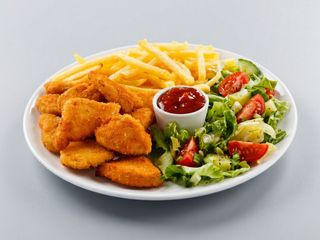 Plato Combinado De Nuggets De Pollo