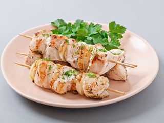 Brochetas de pollo ala plancha