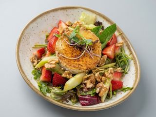 Ensalada De Queso De Cabra