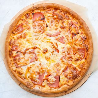 Pizza Americana (24 Cm.)