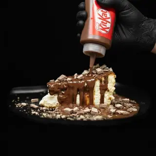 G'S CAKE + KITKAT