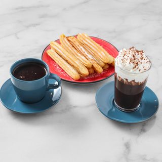 Churros (12 uds) con chocolate caliente (500 ml))