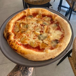 Pizza De 4 Quesos (30 Cm.)