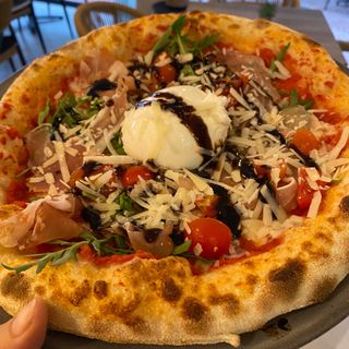 Pizza Gourmet Burratina (30 Cm.)