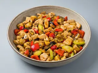 Pollo Con Verduras De Temporada