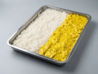 Media Ración De Pollo Al Curry Con Arroz