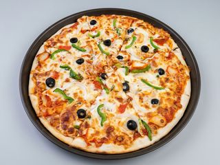 Pizza Tonno (Familiar)