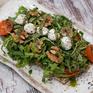 Tostada De Pesto Verde