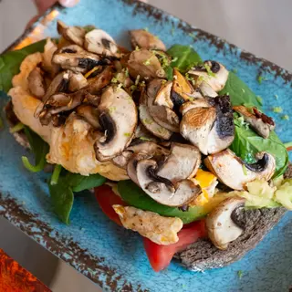 Tostada De Espinacas Frescas