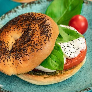 Bagel Caprese