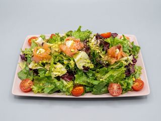Ensalada Di Salmone