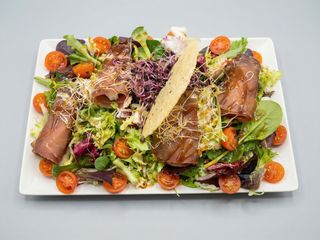 Ensalada Involtino De Cecina