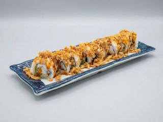99D.Tempura Pollo De Queso Cremoso Con Aguacate Y Cebolla Crujiente Picante