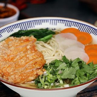 N17. Lamian con Pollo Rebozado