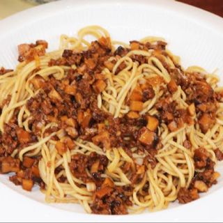 N11. Lamian Con Salsa Ternera