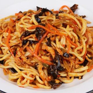 N12. Lamian Con Salsa Yuxiang