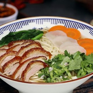 N18. Lamian con Pato