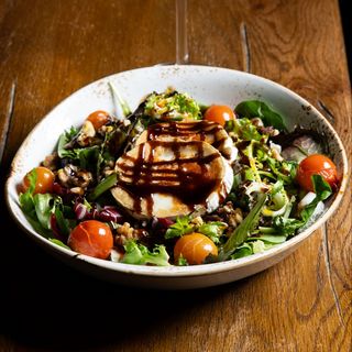 Ensalada De Rulo De Cabra