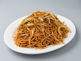 Tallarines Tres Delicias 三鲜炒面