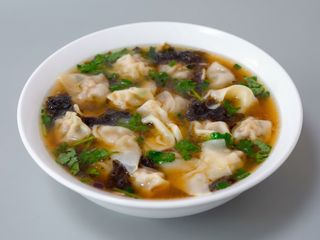 Ración Grande De Sopa De Wantun 大份馄饨汤