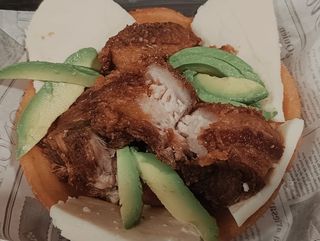 Arepa bollw la Cochinita