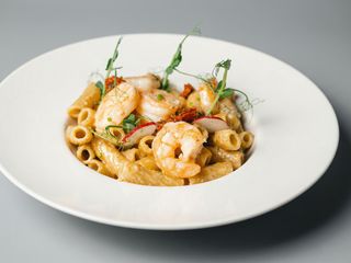 Pasta Con Salsa De Burrata Y Langostinos