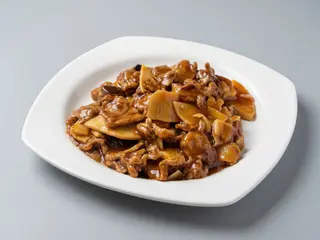 61. Cerdo Con Bambú Y Setas