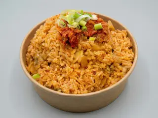 Arroz coreano con kimchi