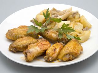 Ración De Alitas Y Bravioli