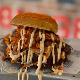 ESME SHELBY (Burger mes de enero)